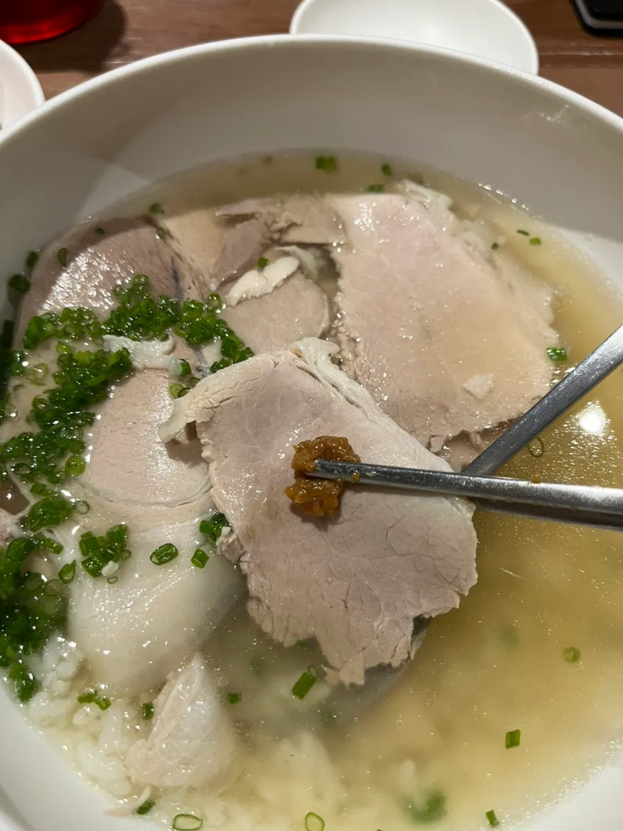 Gomtang served in handmade dishware