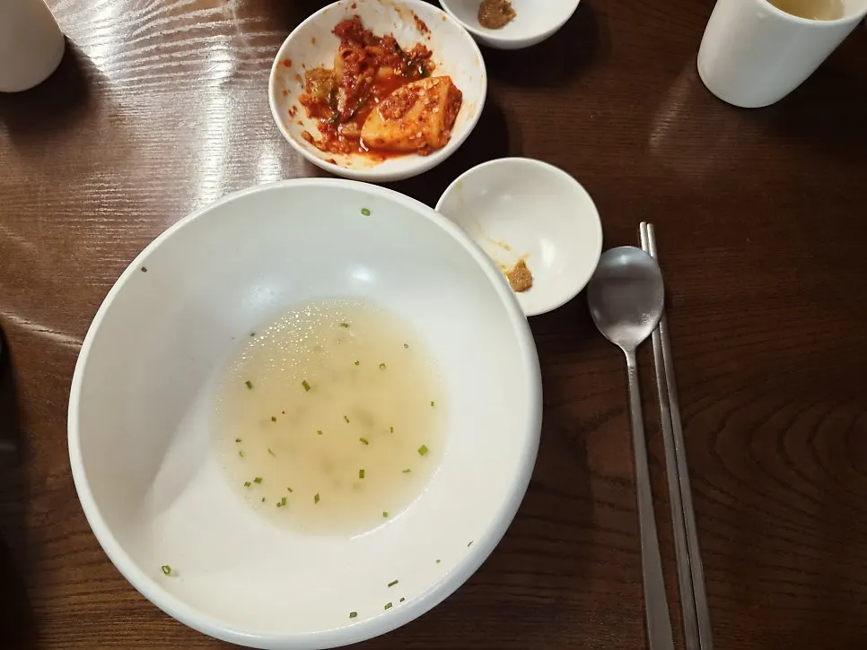 국물을 떠올린 월하곰탕 클로즈업