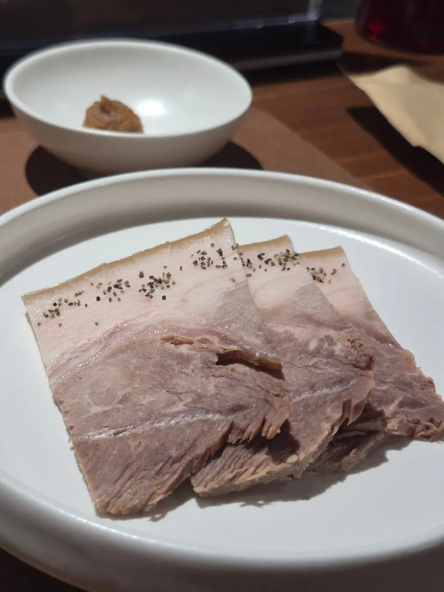 월하동 냉제육 반접시 한 상