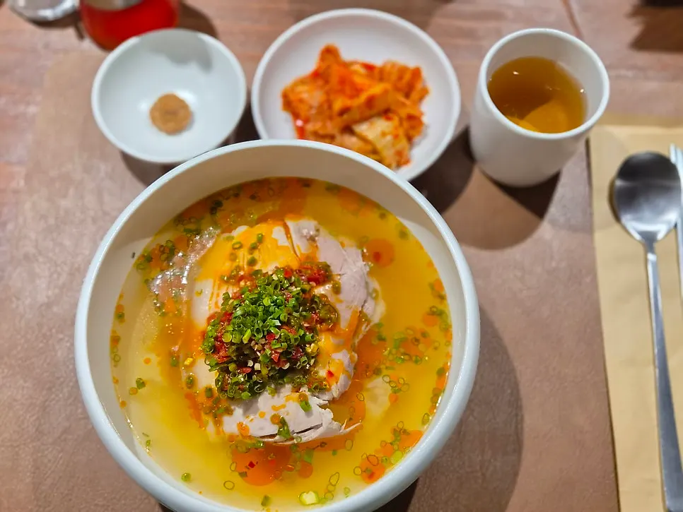 주문한 홍곰탕이 나온 모습