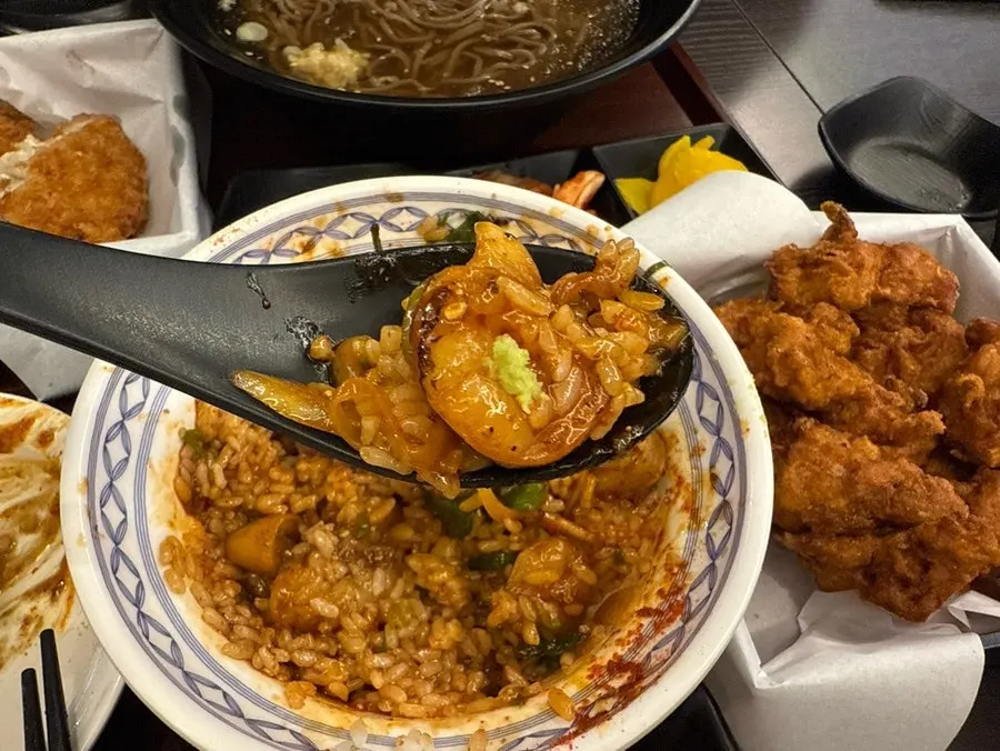 Rice grains mixed into the daechang bowl