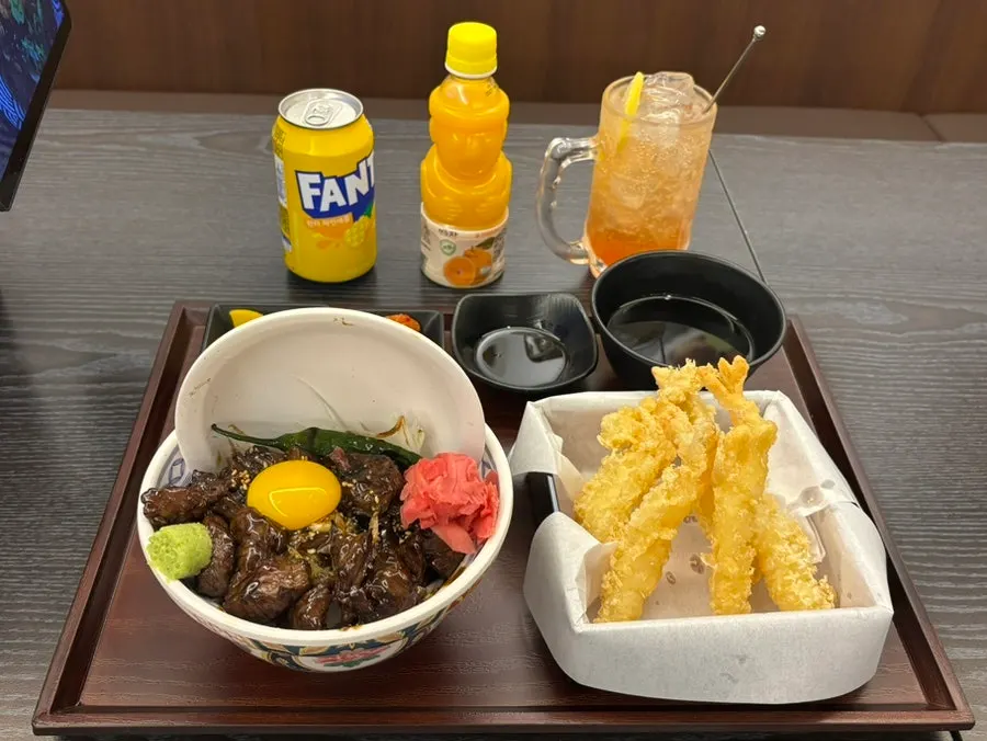 돌하르방 모양 병에 담긴 귤하르방 한라봉주스