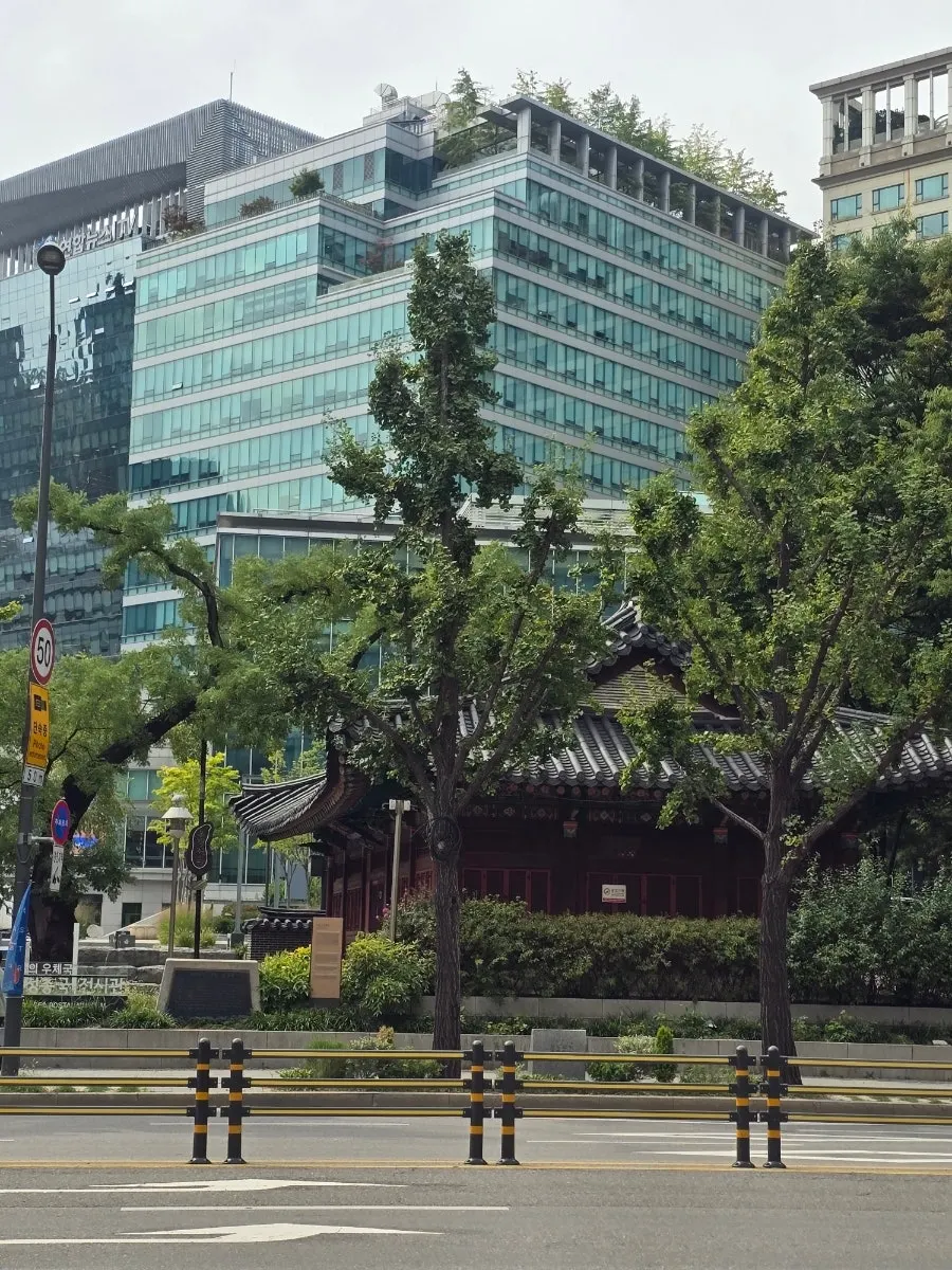 Outside unit 303, Insadong Jemyeonso Annyeong Insadong Branch