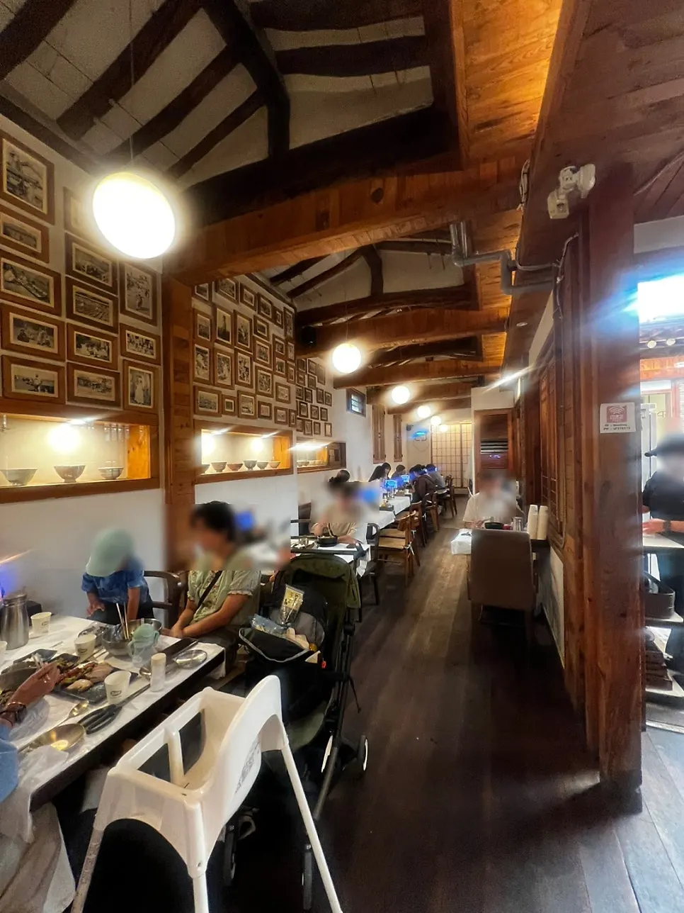 Exterior of Goshine Donghae Makguksu near Insa-dong Ssamziegil
