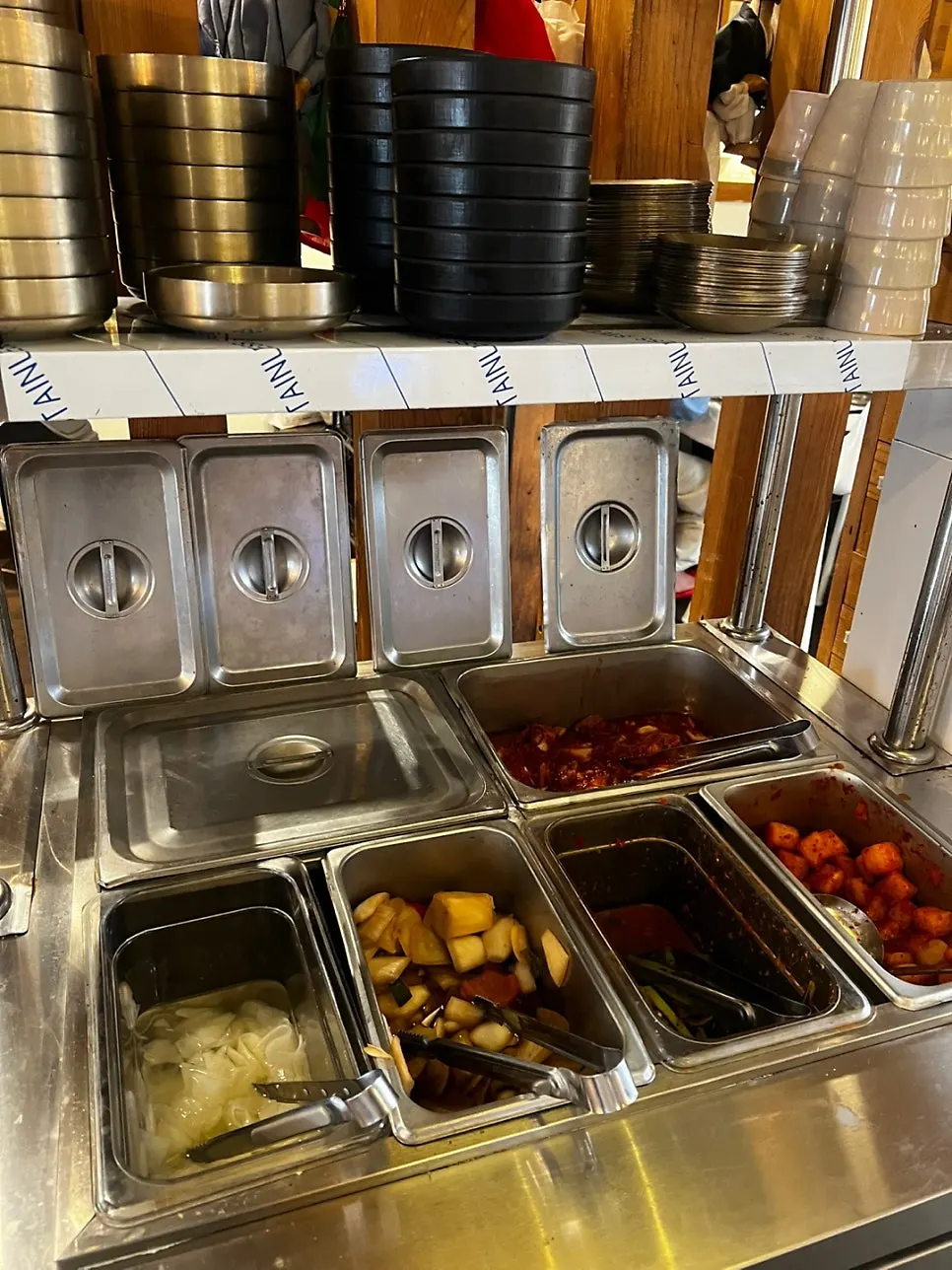 Self-serve bar for basic banchan