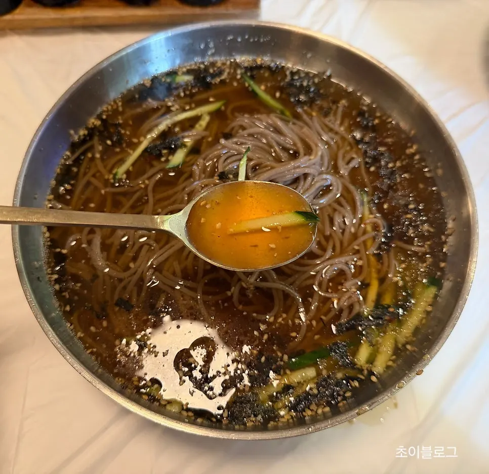 Water makguksu noodles with floating ice bits