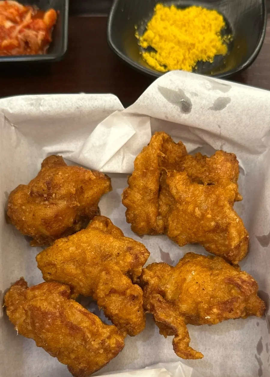 가라아게 냉우동정식에 함께 나온 밥과 카레 분말