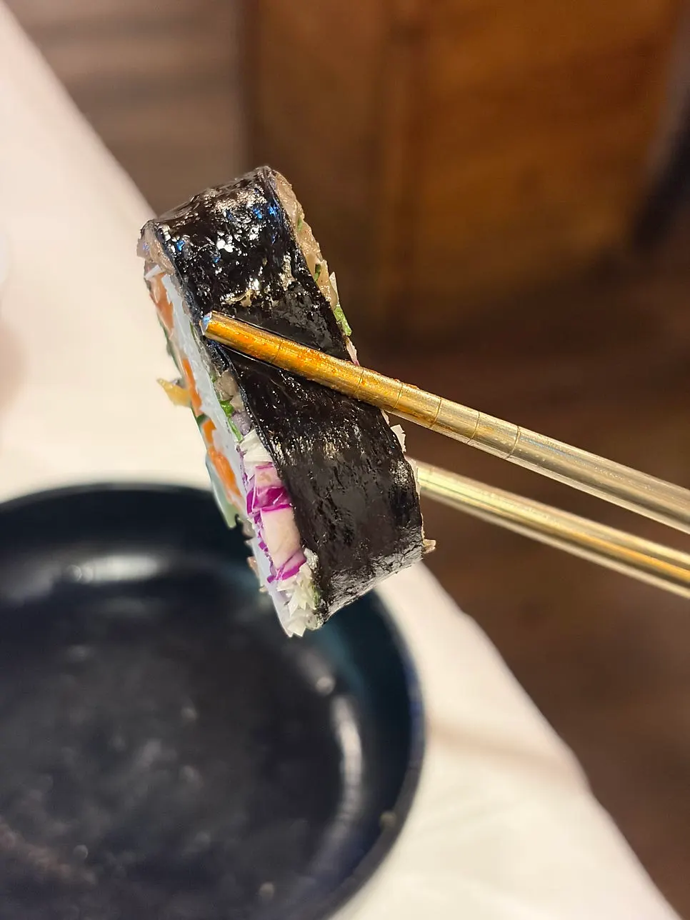 샐러드메밀김밥 한 줄 전체 모습