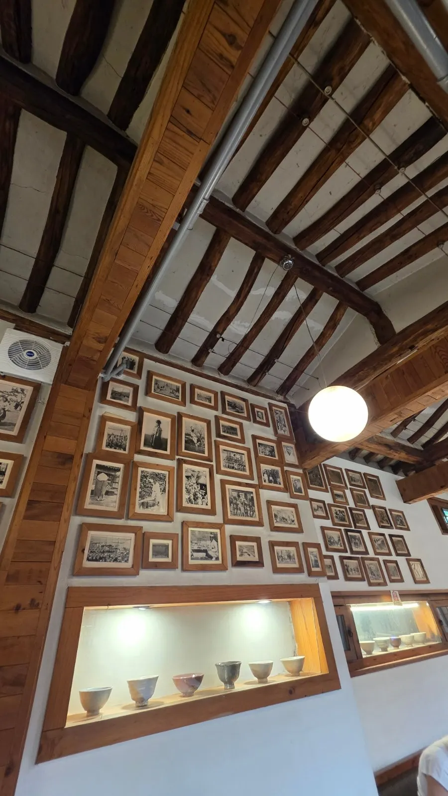 Hanok interior of Goshine Donghae Makguksu Jongno branch