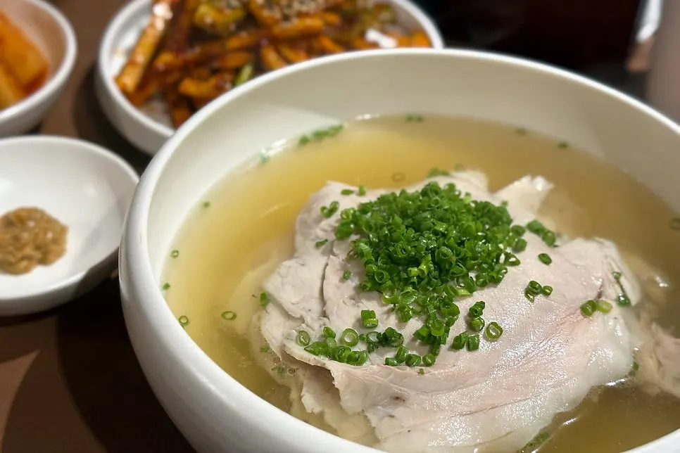 월하곰탕과 오징어초무침 주문