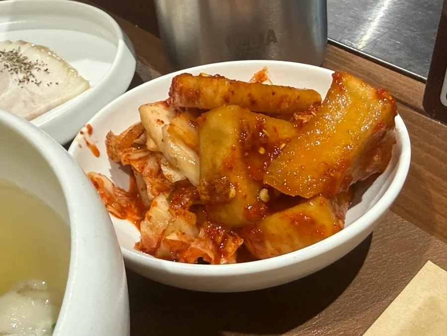 토렴해 나온 곰탕 밥알 클로즈업