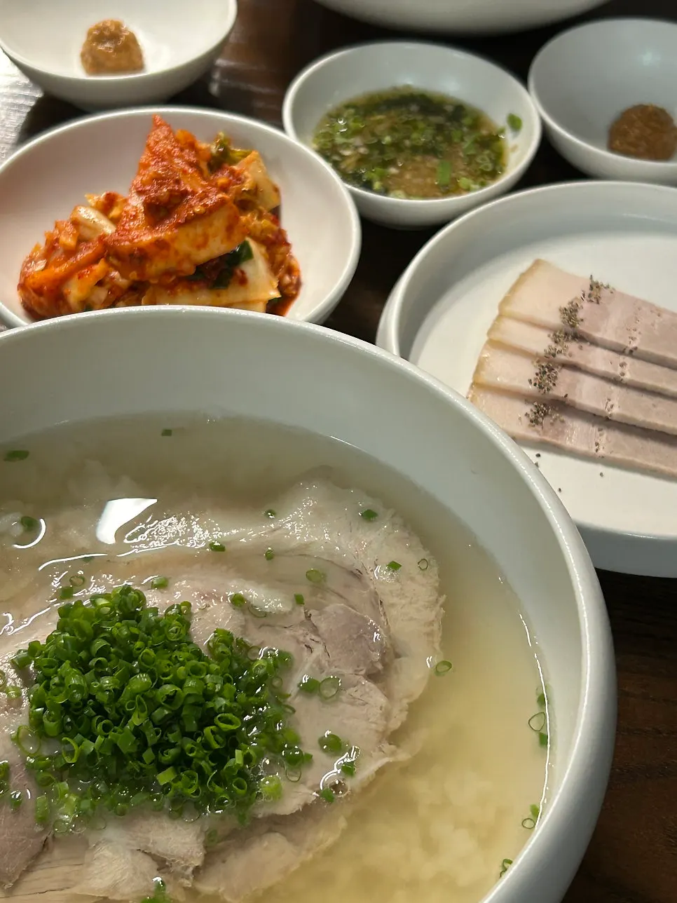 A steaming bowl of Wolha Gomtang