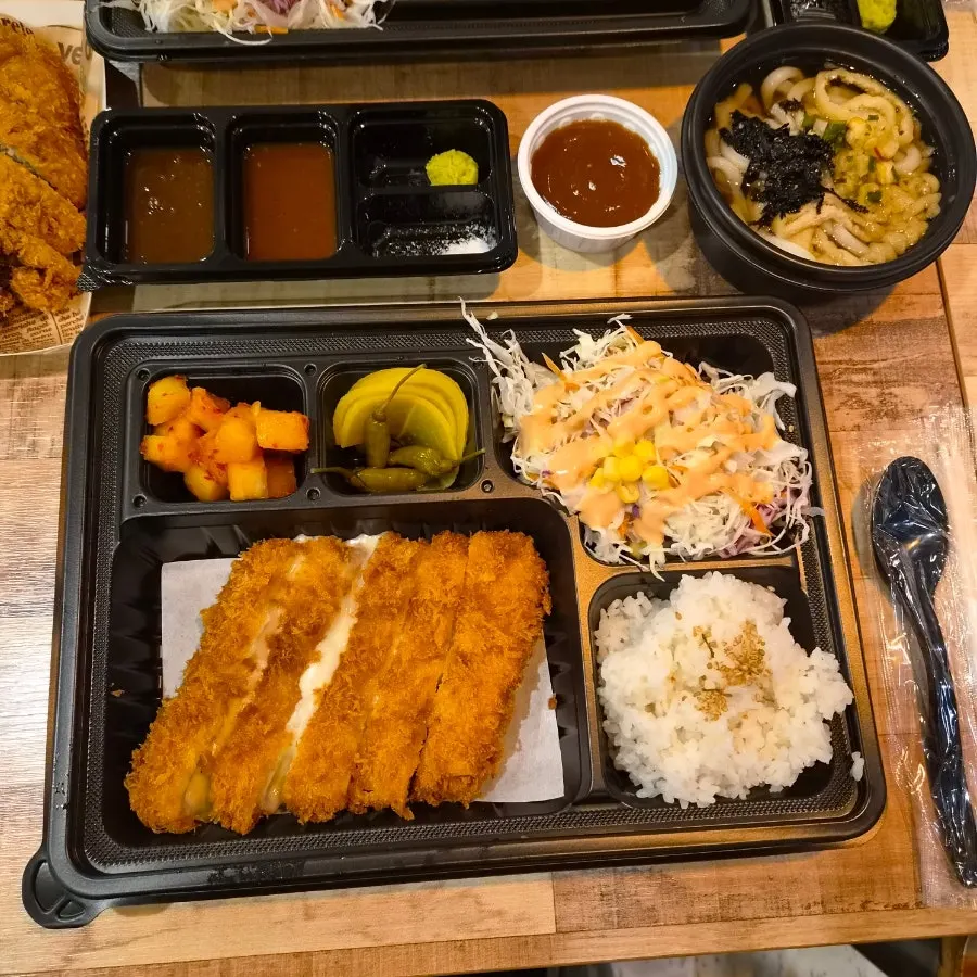 200 치즈 도시락과 미니우동 세트