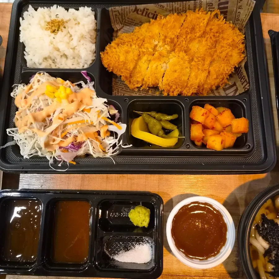 허그 안심 도시락과 온우동 추가 구성