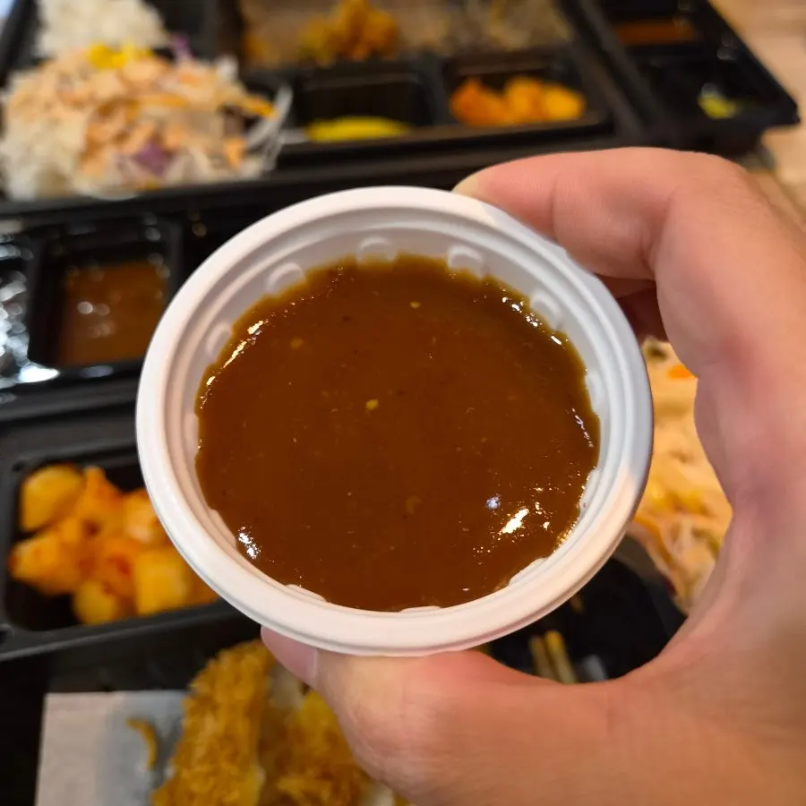 다진 고기 육즙이 보이는 멘치까스 단면