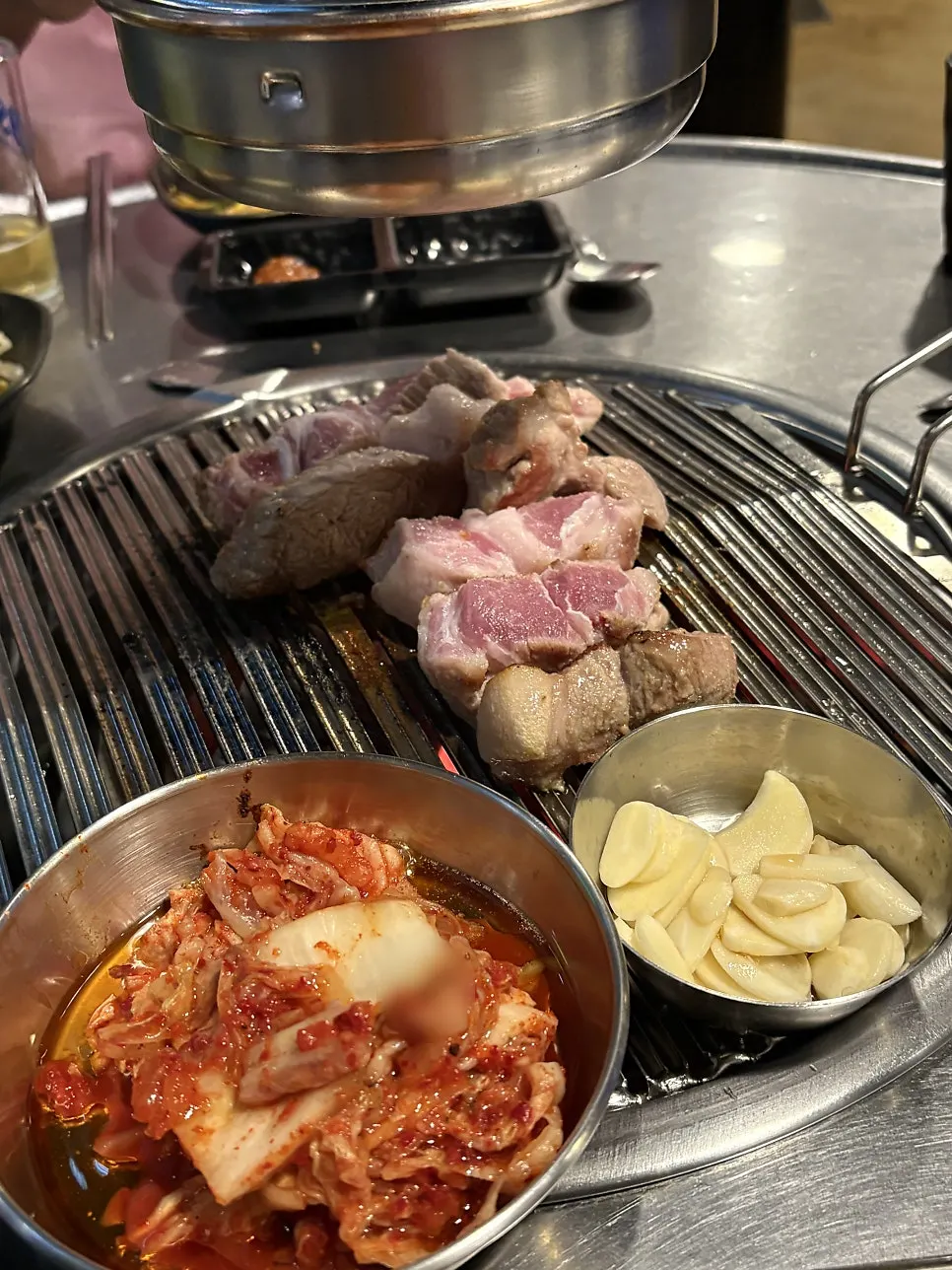 알맞게 익은 목살 한 점