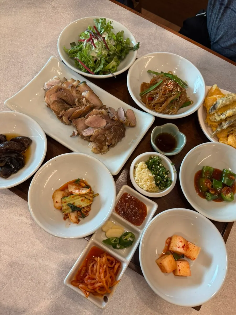 Boiled pork plate served with the set meal