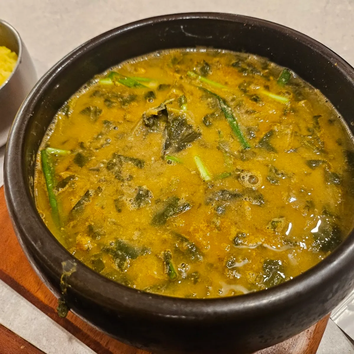 Sanghwang black goat soup with plenty of meat