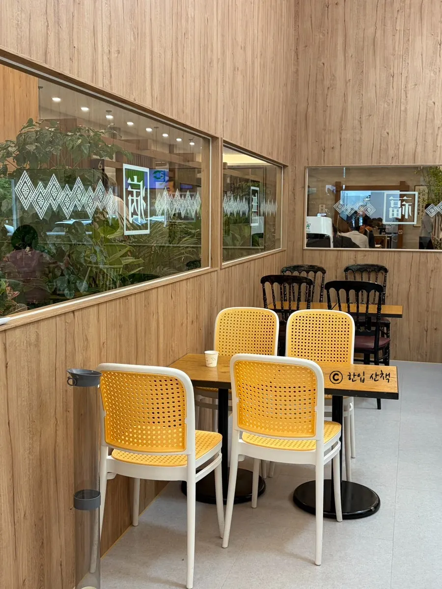 Indoor waiting area at Irojeong