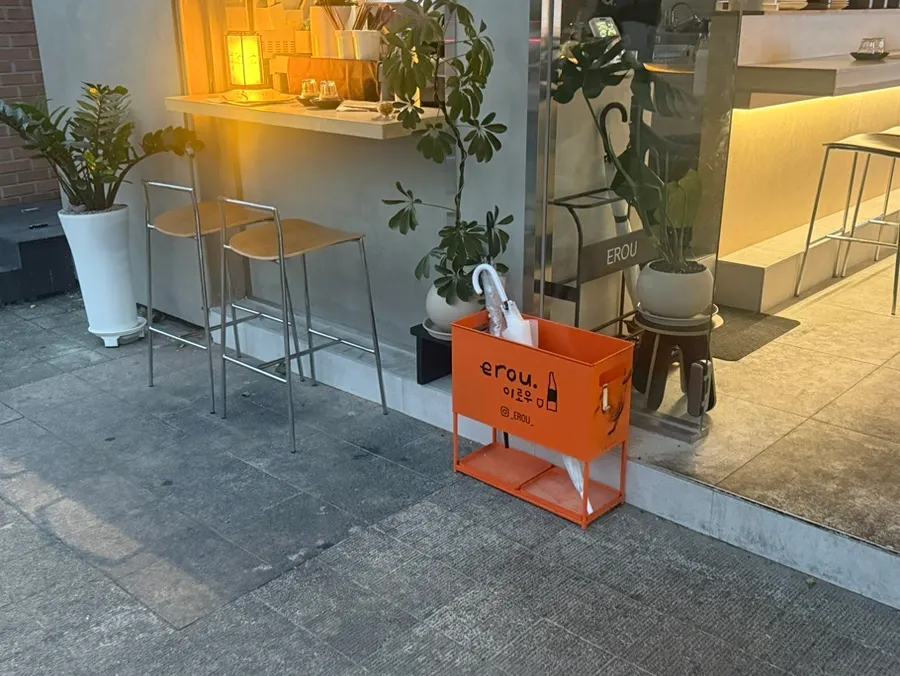 이로우 매장 내부 좌석