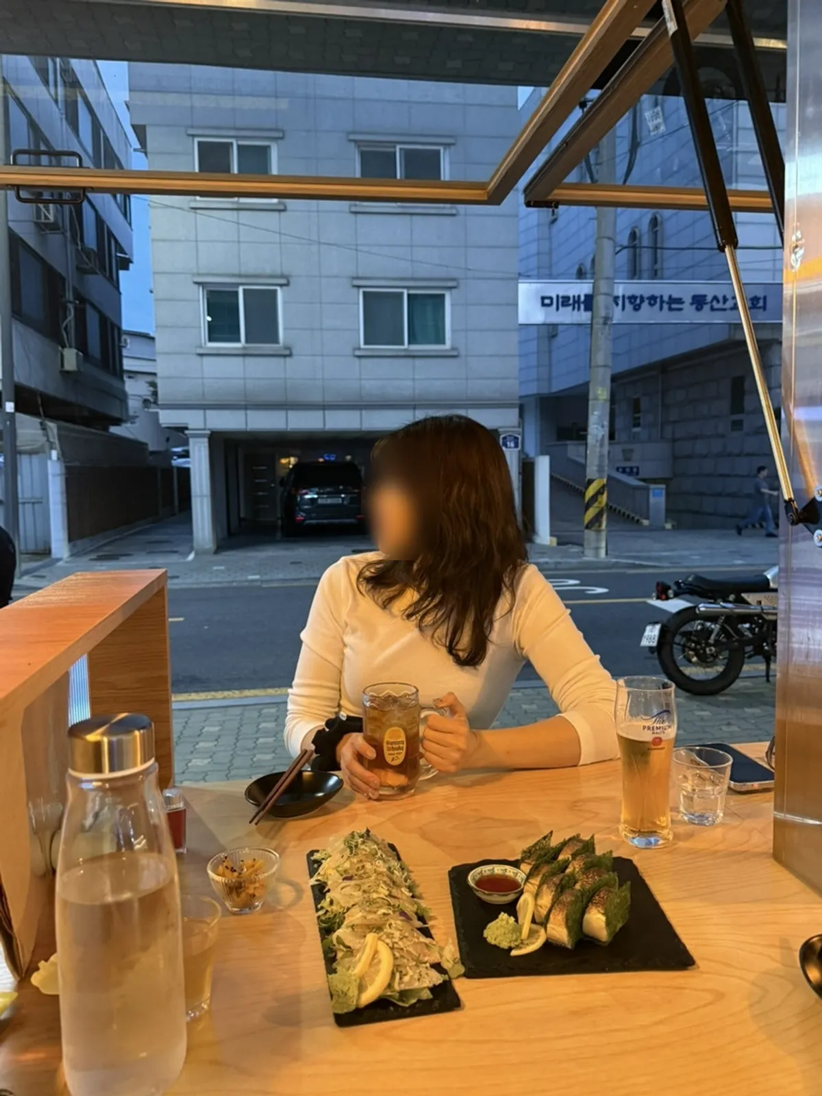 밤의 이로우 야장 자리 분위기