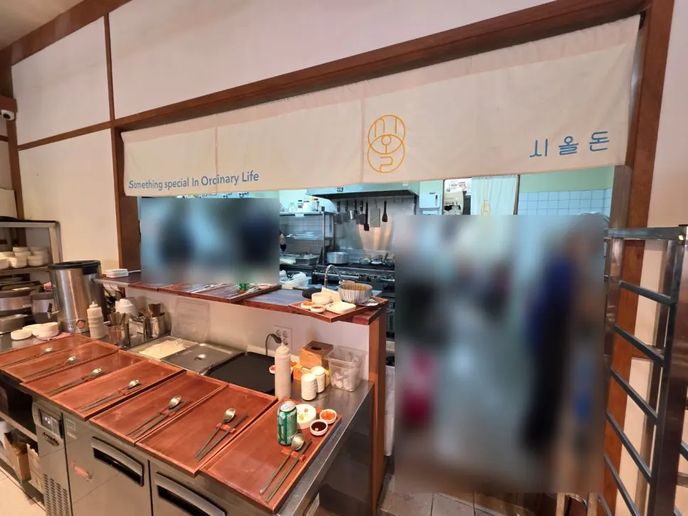 Convenience items at the self-service bar