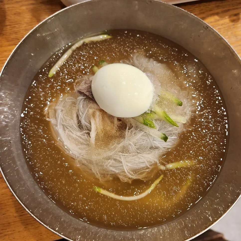 Iseol Myeonok's signature mul naengmyeon