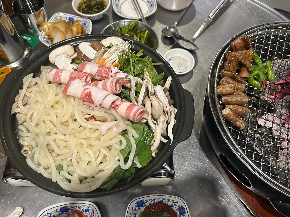 끓기 전 곱창전골 냄비