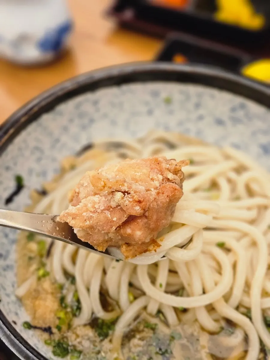 쯔유에 적셔진 토리텐 가라아게