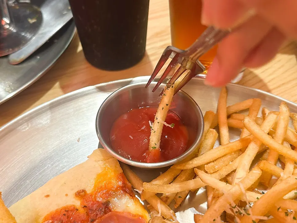 Crispy fries included in the lunch set