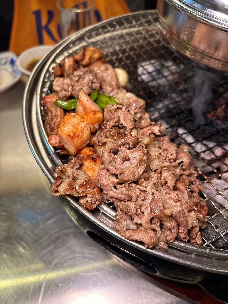불향이 밴 우삼겹 구이
