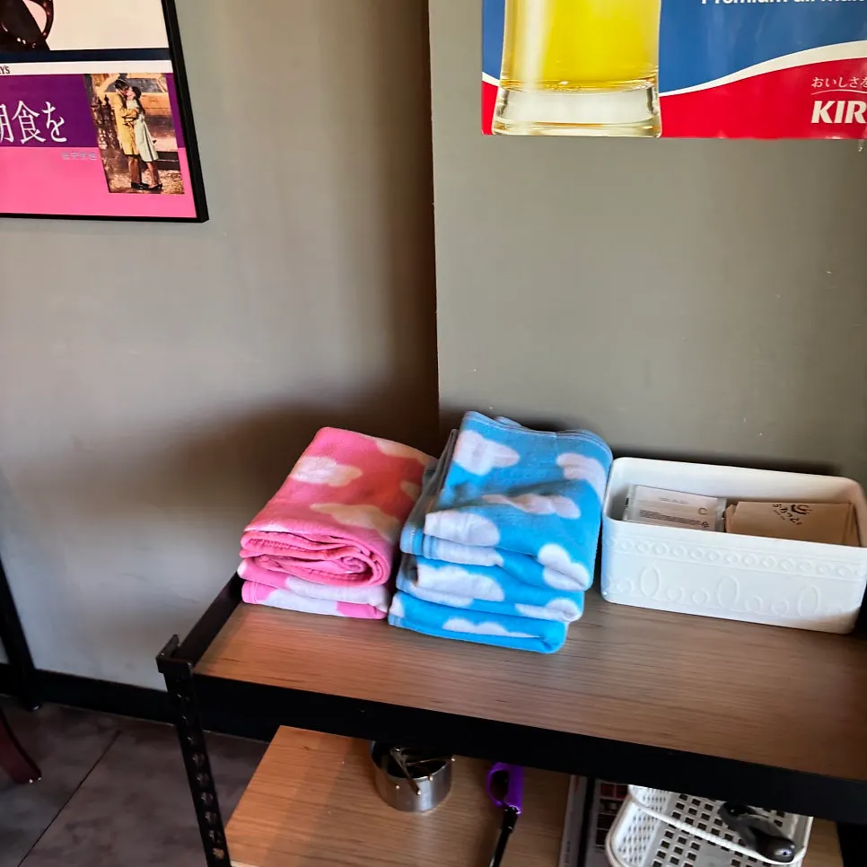 Table seating at the Japanese restaurant near Isu Station