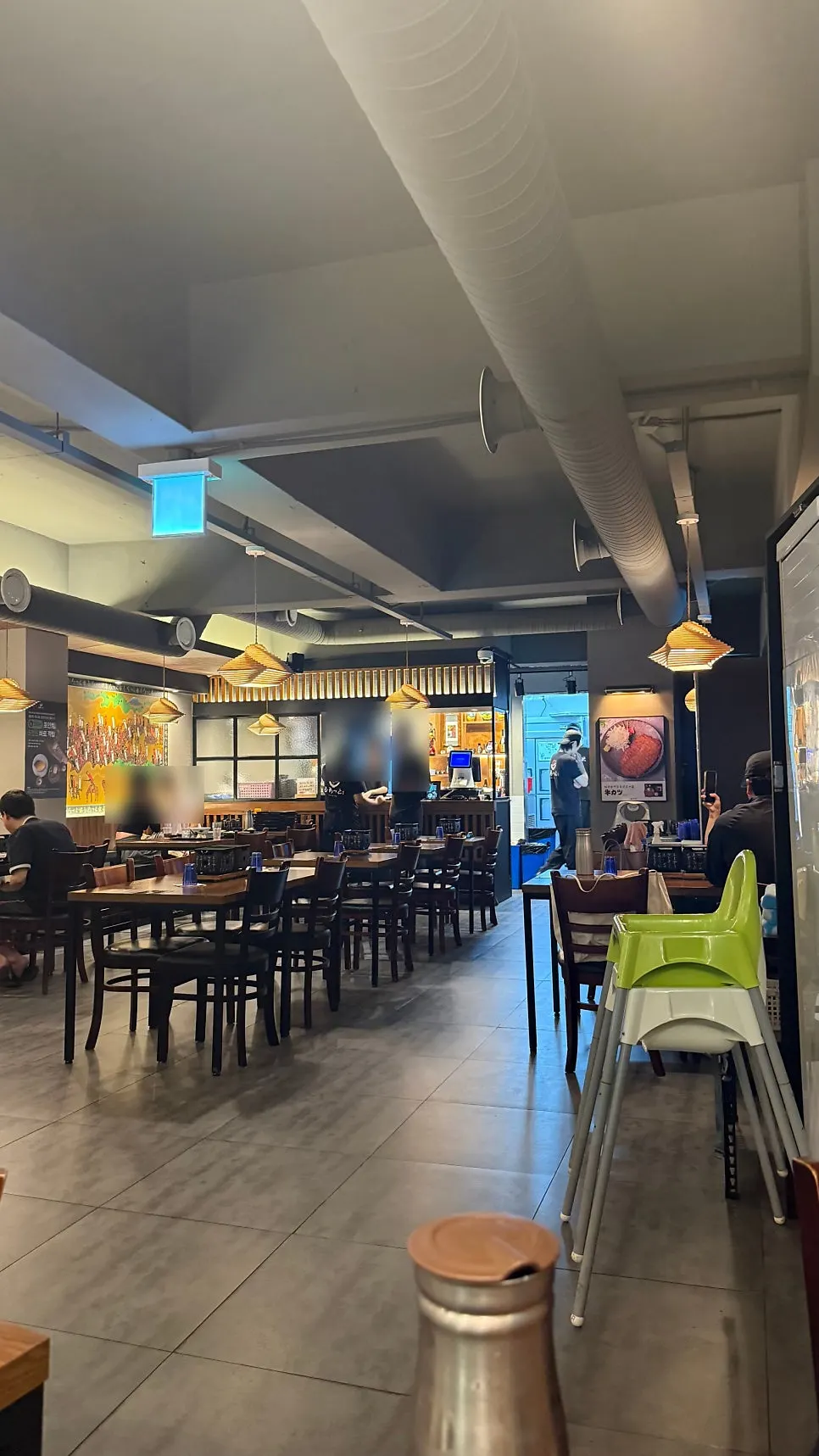 Spaciously arranged tables in the Hurato Sikdang dining hall