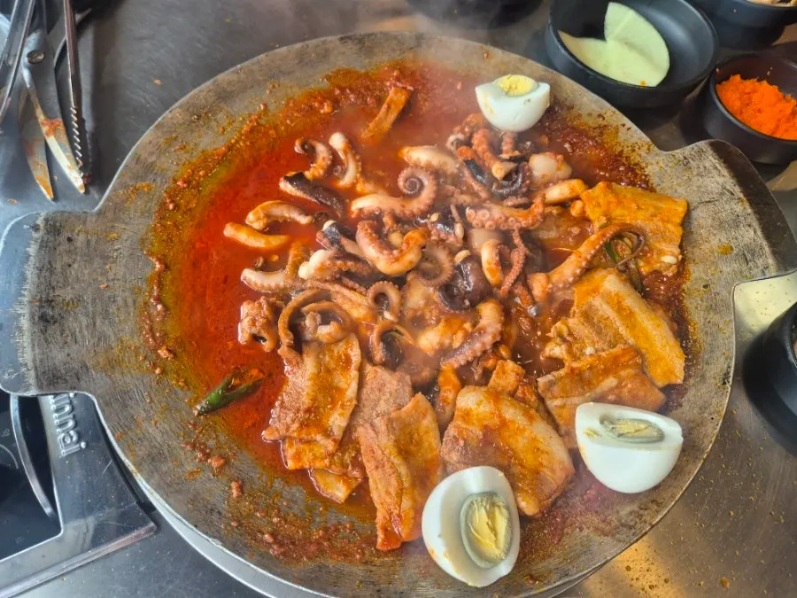 적당히 매운 양념 쭈꾸미 철판