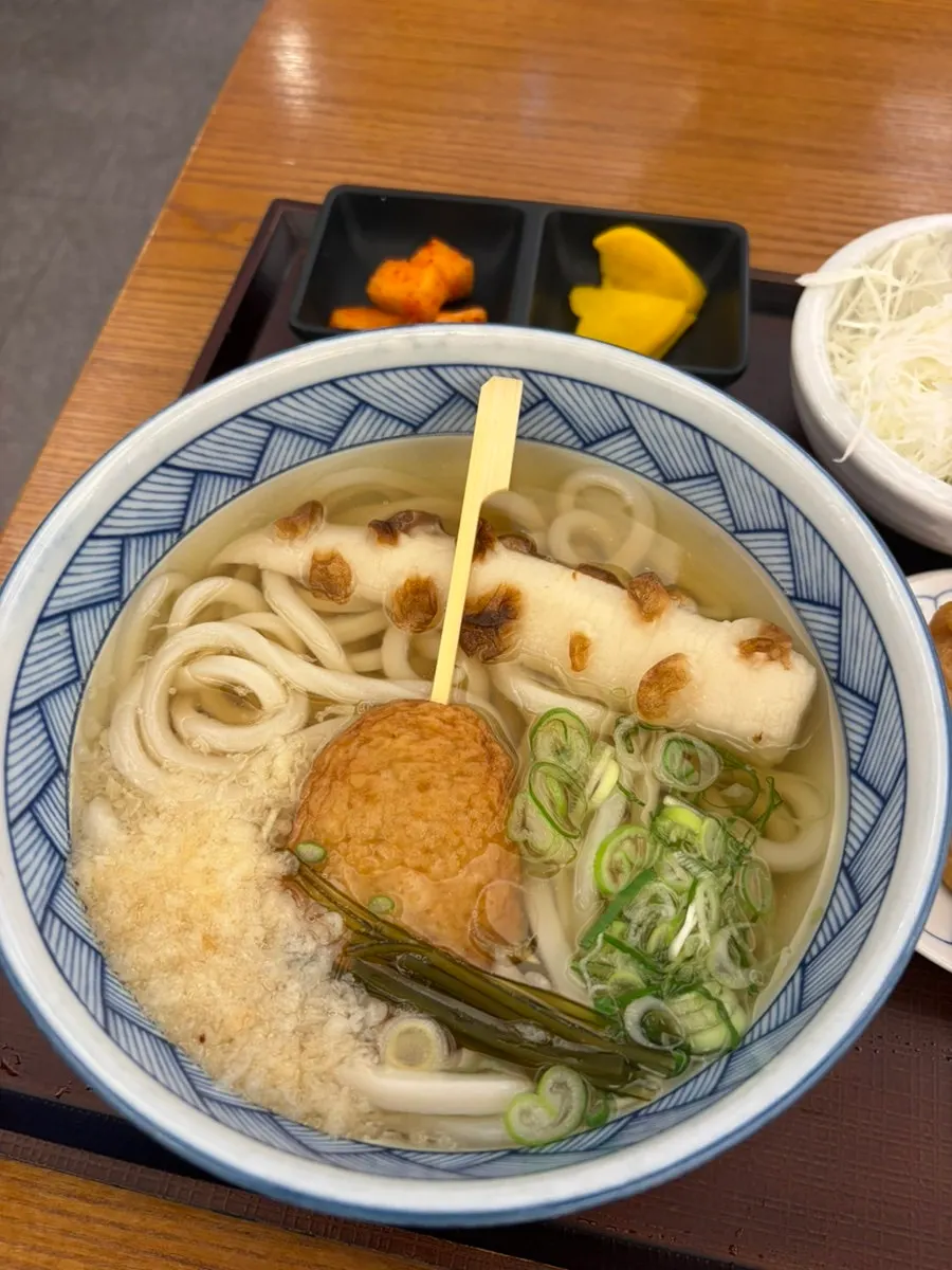 トリテンうどん1杯のクローズアップ