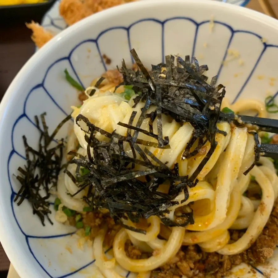 The mazesoba udon noodles fully mixed