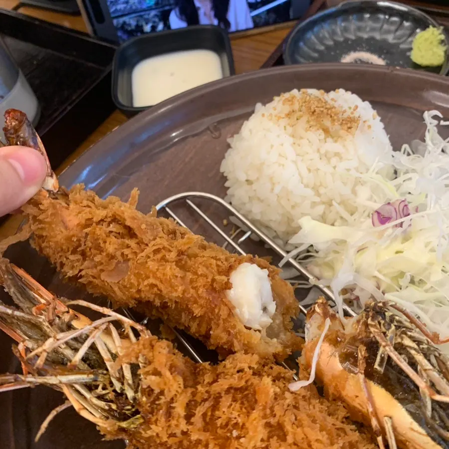 Cross-section of the plump king shrimp katsu