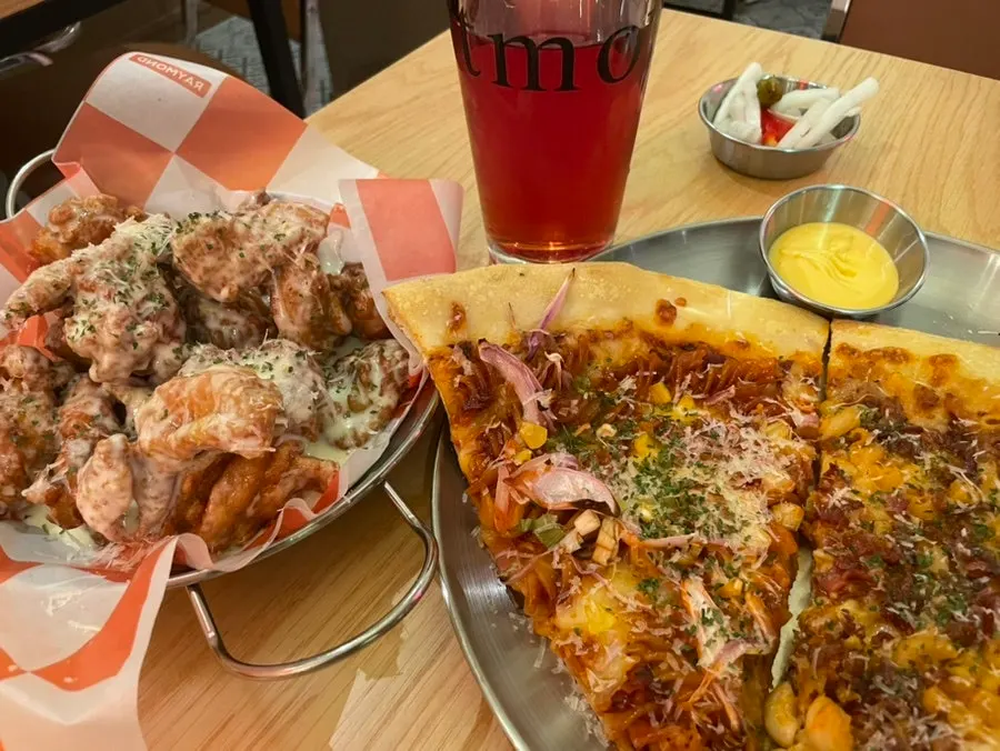 Slice pizzas displayed in the showcase