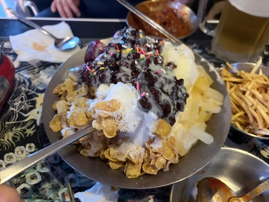 푸짐한 크기의 옛날 빙수