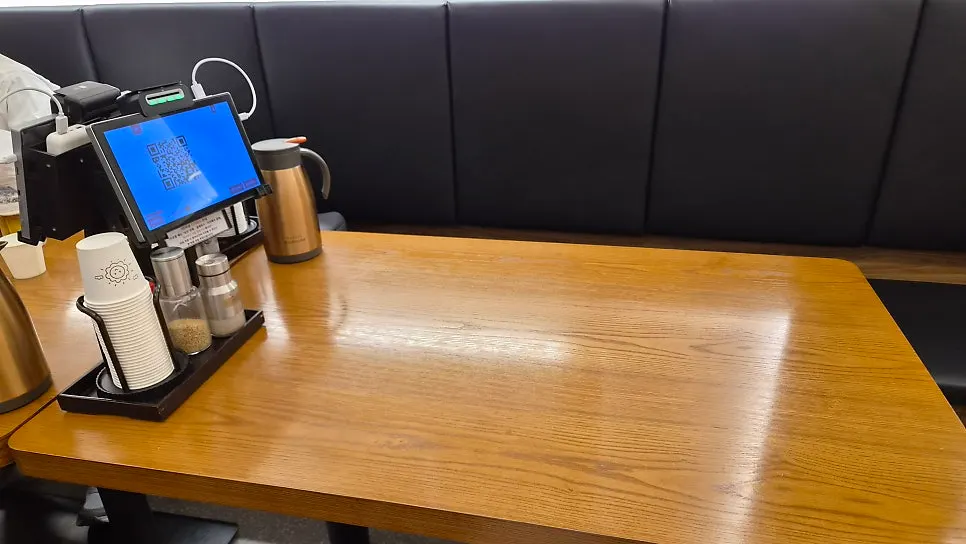 Tablet ordering system at the table