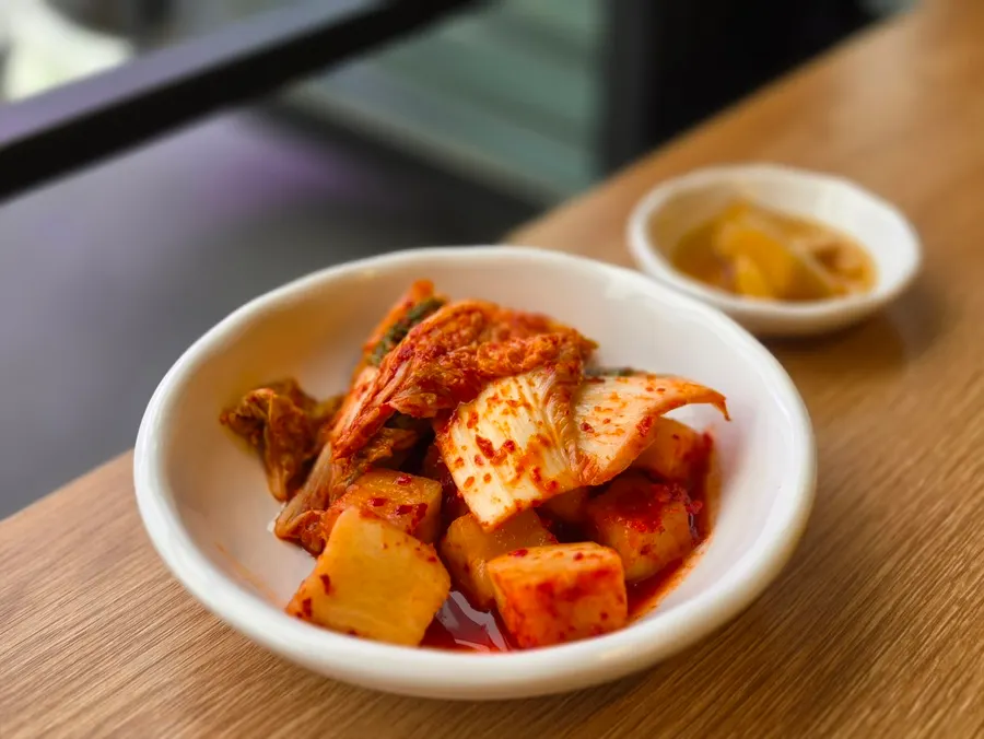 기본 반찬으로 나온 김치
