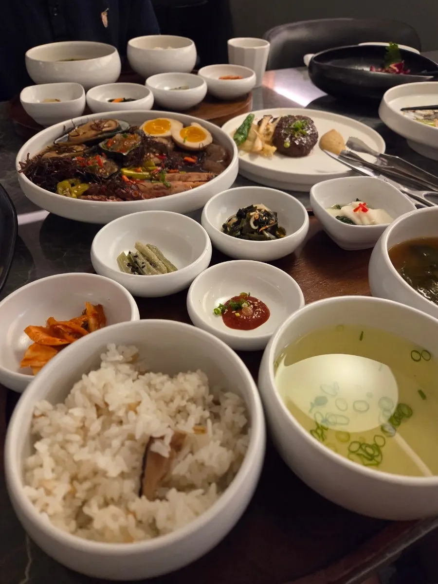한정식 코스 메인 메뉴 상차림