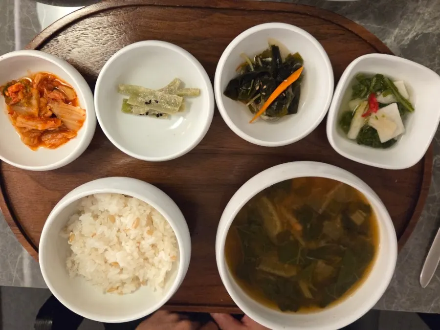 더덕구이와 숯불 떡갈비 정식