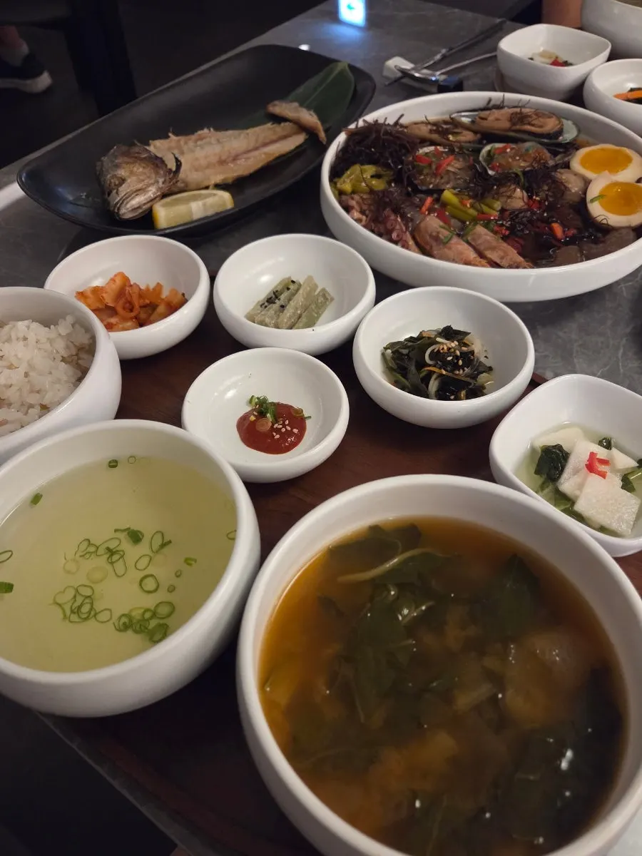 한정식 코스 식사 마무리 상차림