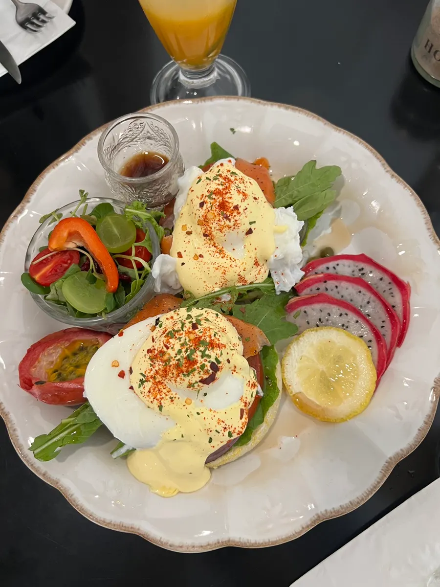 Smoked salmon eggs Benedict and shrimp oil pasta
