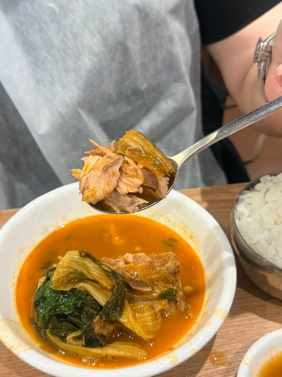 Gamjatang with ugeoji and potato sujebi