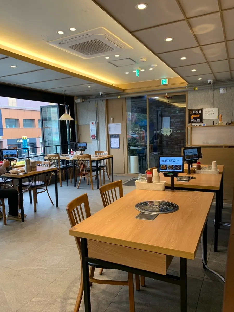 Interior of the 2nd-floor gamjatang restaurant near Itaewon Station