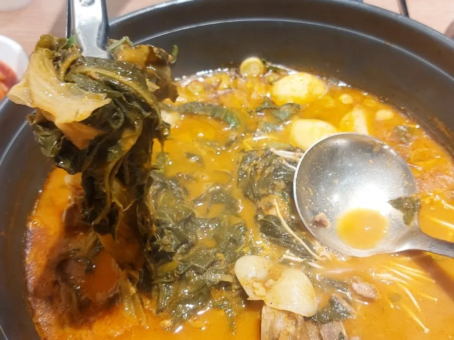 カムジャタンの肉とからしソース