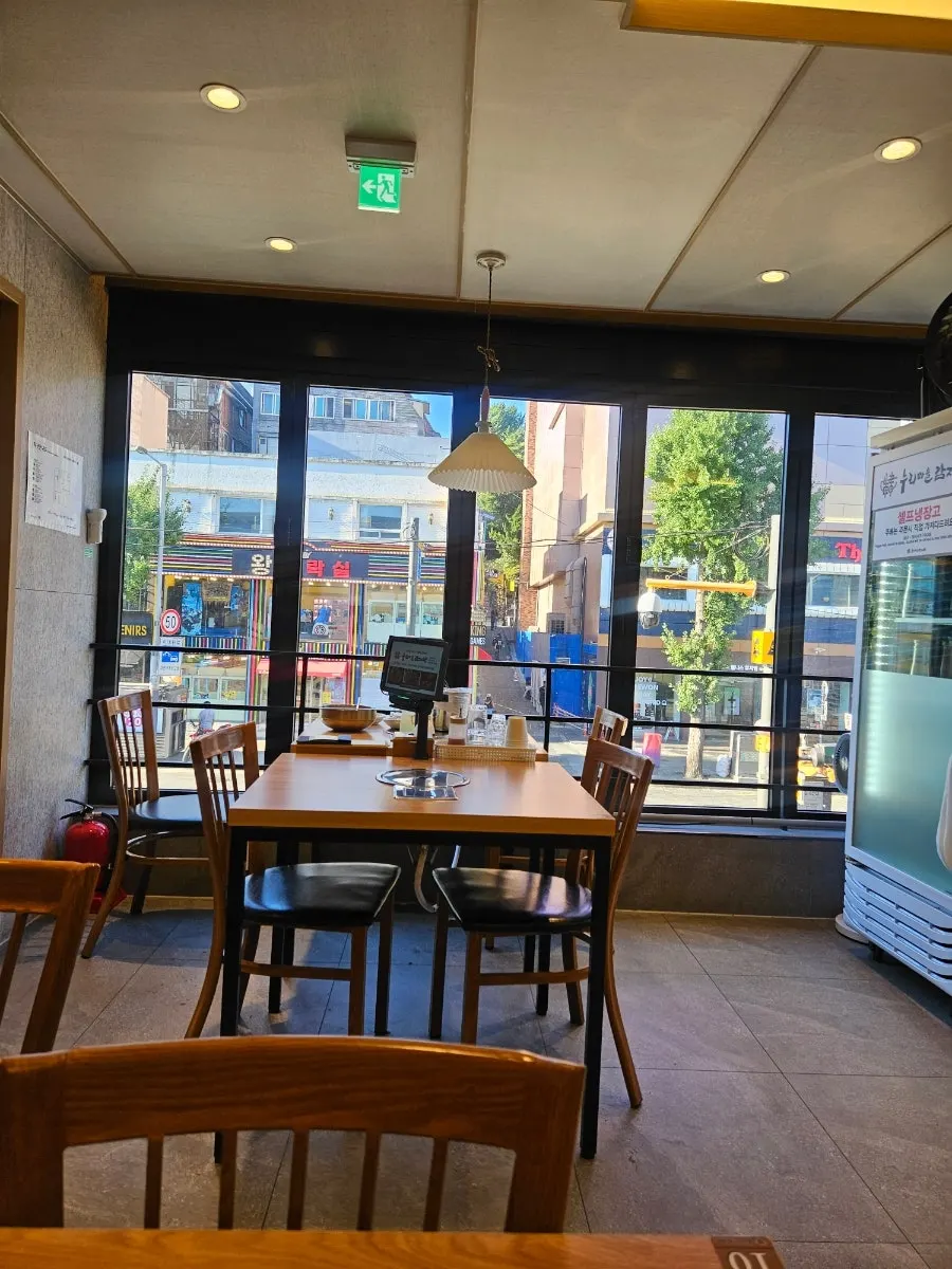 Entrance to the 2nd-floor Nuri Maeul Gamjatang Itaewon Branch near Itaewon Station