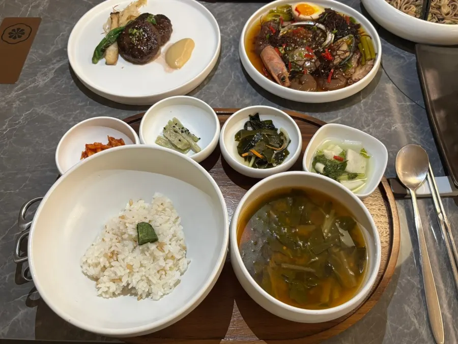 한정식 코스 한상 차림